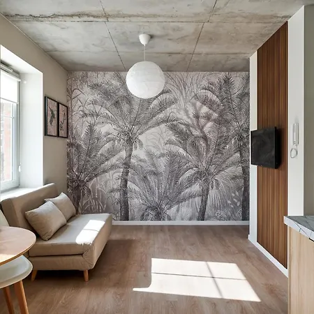 The House Near & Old Town Апартаменты *