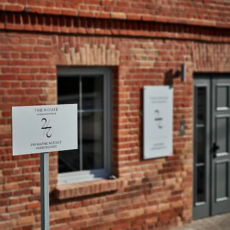 The House Near & Old Town Apartament *