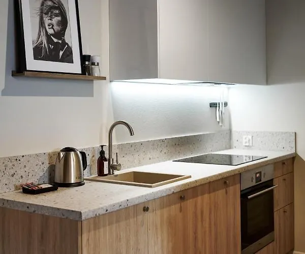 The House Near & Old Town Apartment *