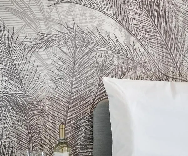 Apartment The House Near & Old Town