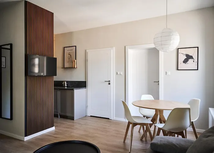 The House Near & Old Town Apartment