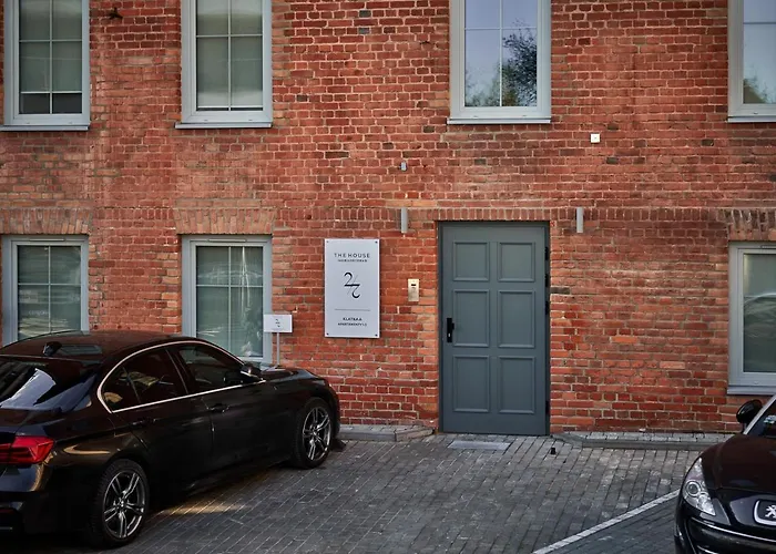 The House Near & Old Town Apartment *